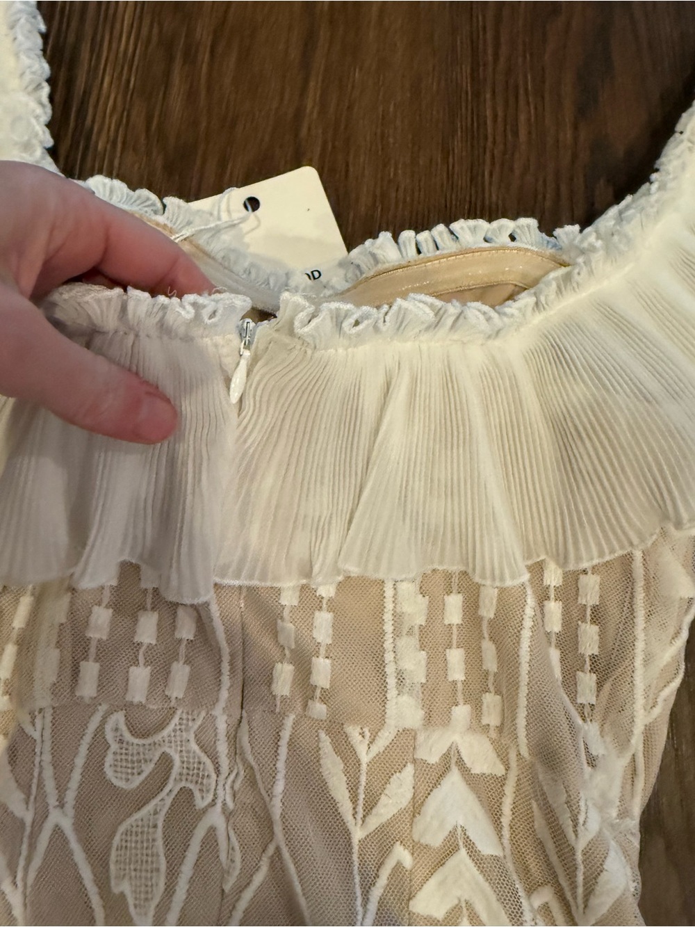 NWT Ruffle Sleeve Dress - Picture 6 of 8